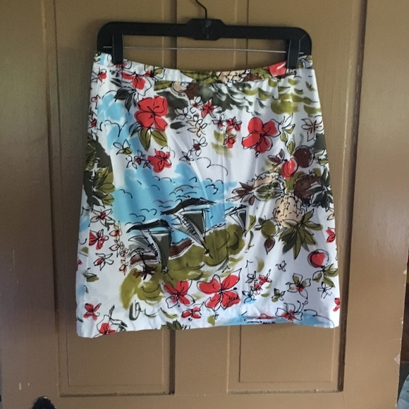 Casual Corner Dresses & Skirts - Tropical Floral Mini Skirt W/boats.